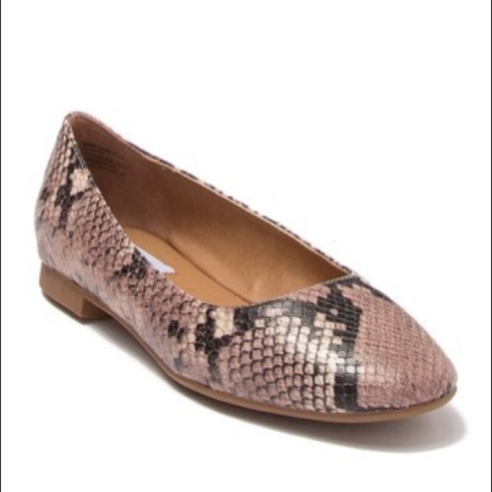 Steve Madden Flats